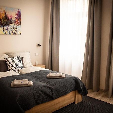 Loli Apartman Miskolc Buitenkant foto
