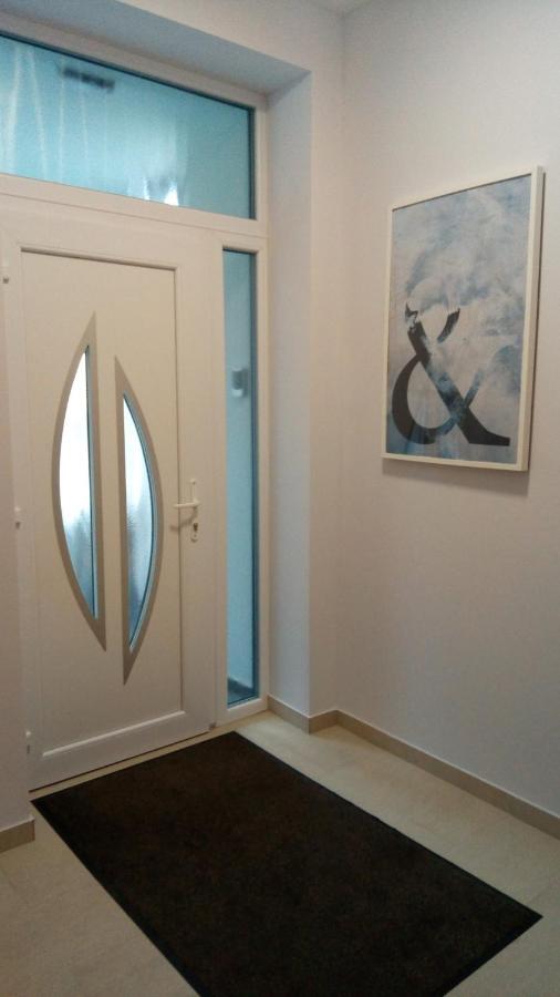 Loli Apartman Miskolc Buitenkant foto