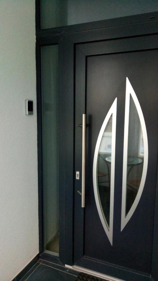 Loli Apartman Miskolc Buitenkant foto