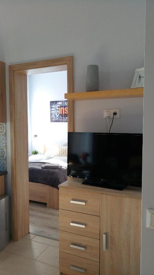 Loli Apartman Miskolc Buitenkant foto