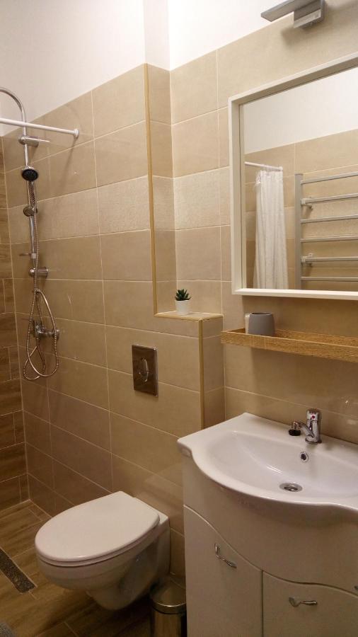Loli Apartman Miskolc Buitenkant foto