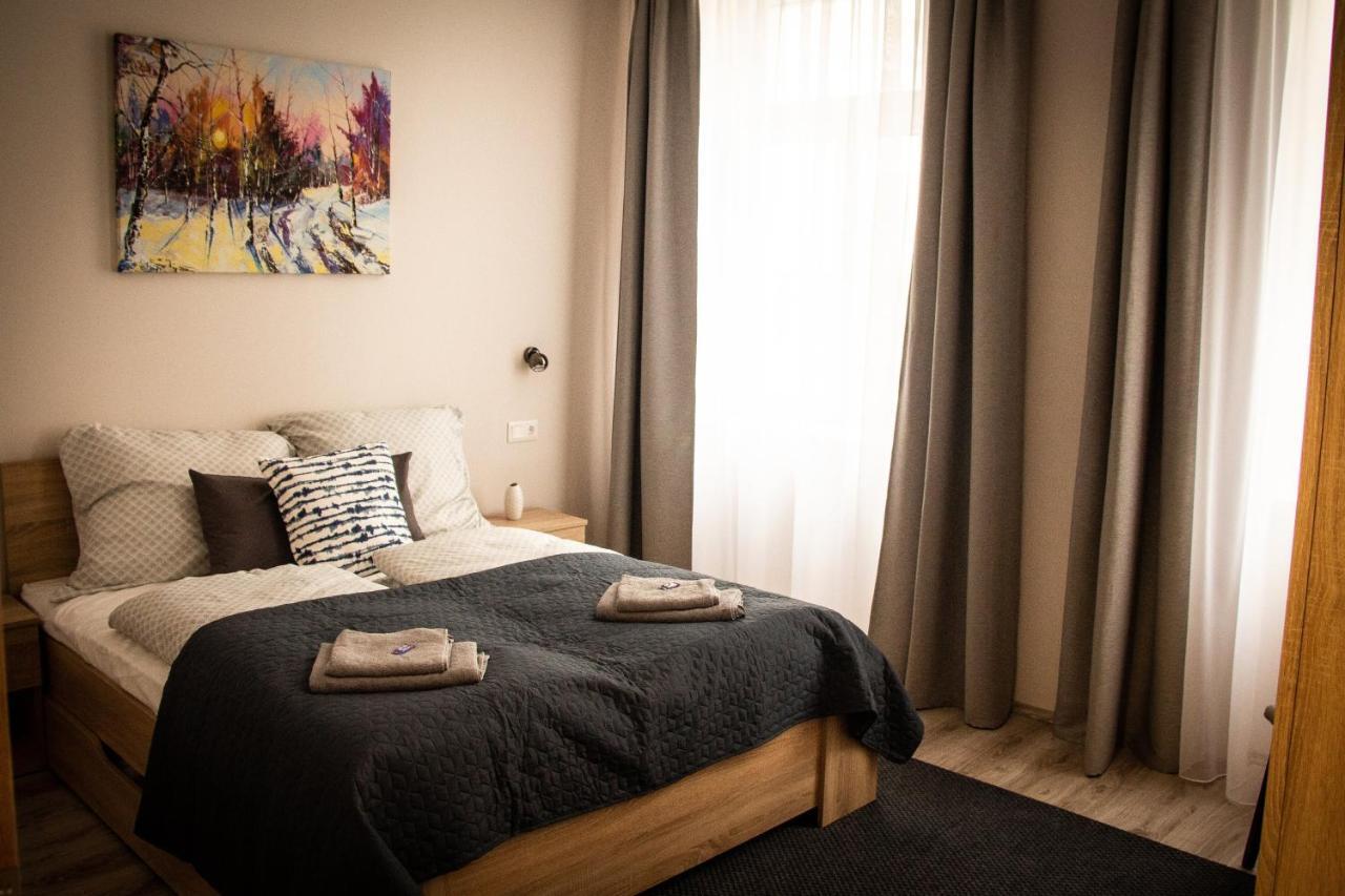 Loli Apartman Miskolc Buitenkant foto