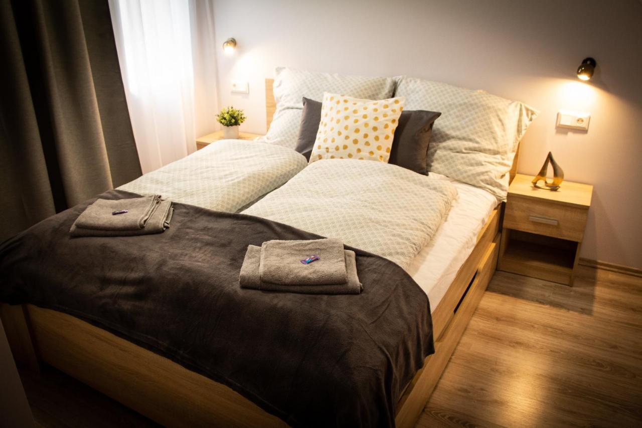 Loli Apartman Miskolc Buitenkant foto