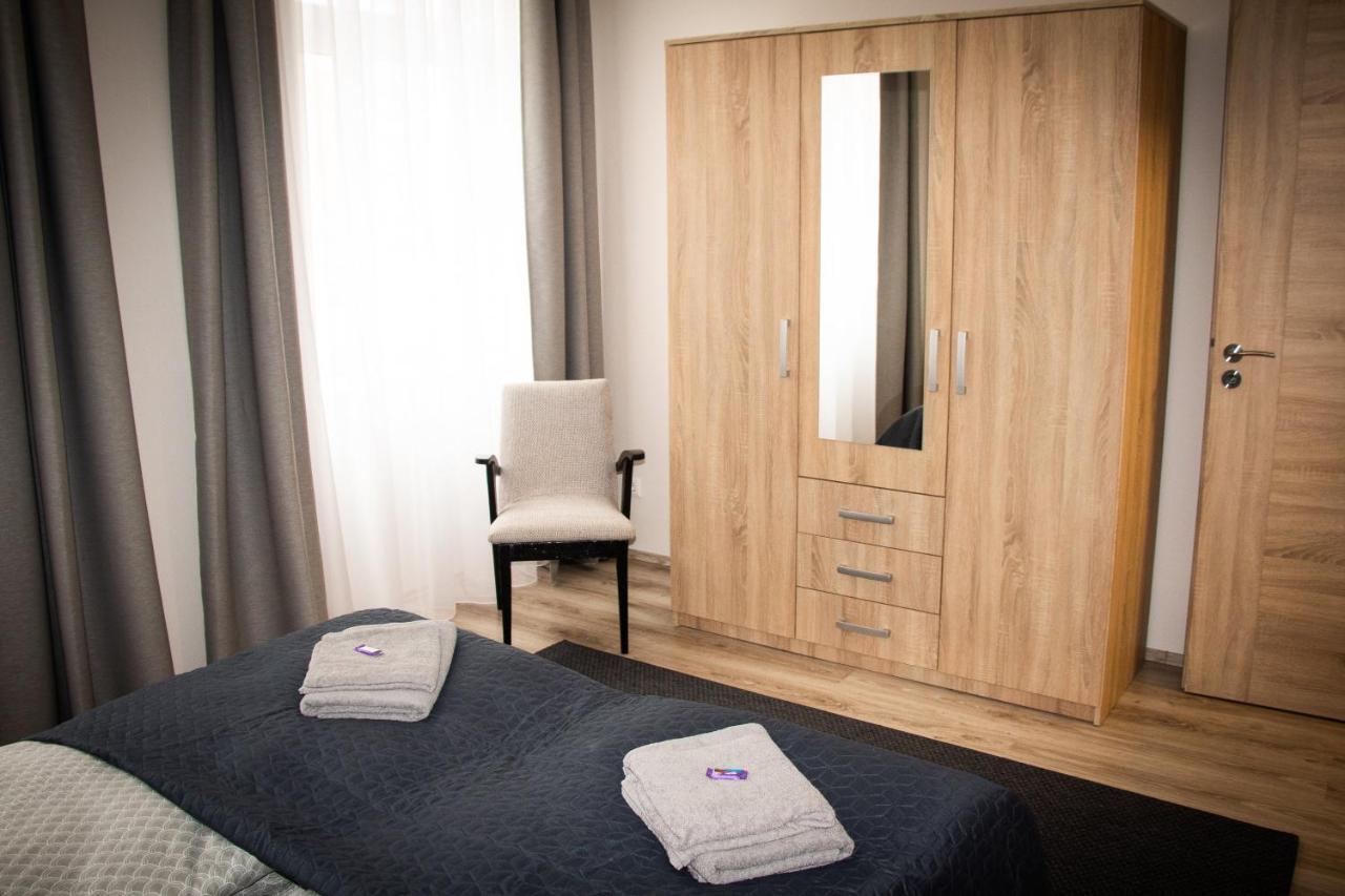 Loli Apartman Miskolc Buitenkant foto