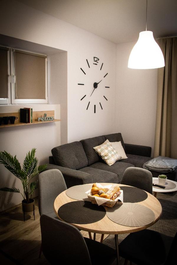 Loli Apartman Miskolc Buitenkant foto