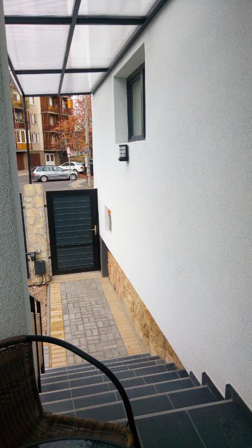 Loli Apartman Miskolc Buitenkant foto